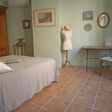 Au Coin De La Roquette Appartamento Arles